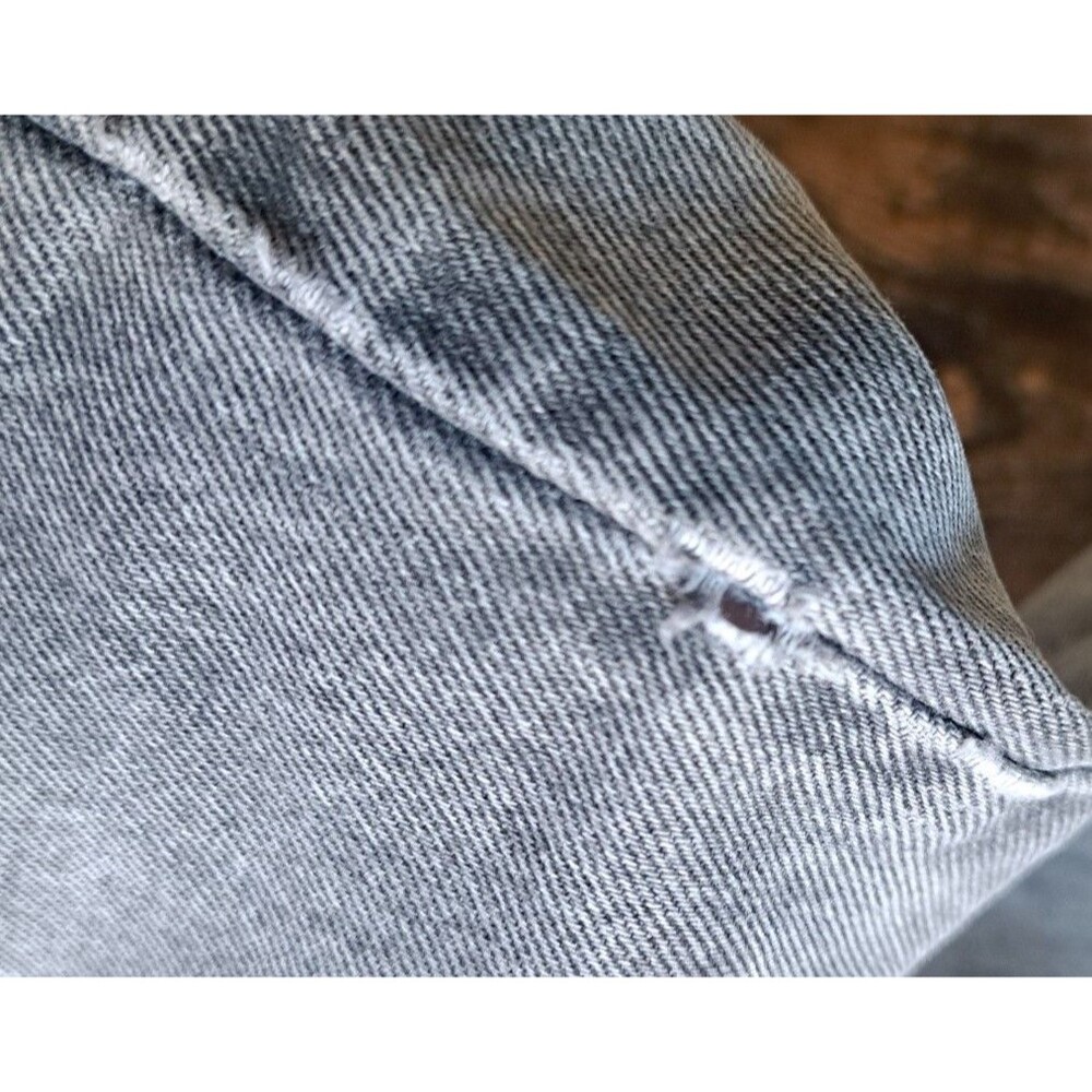 Vintage Levi's 512 Slim Fit Tapered Jeans Short - Picture 4 of 12